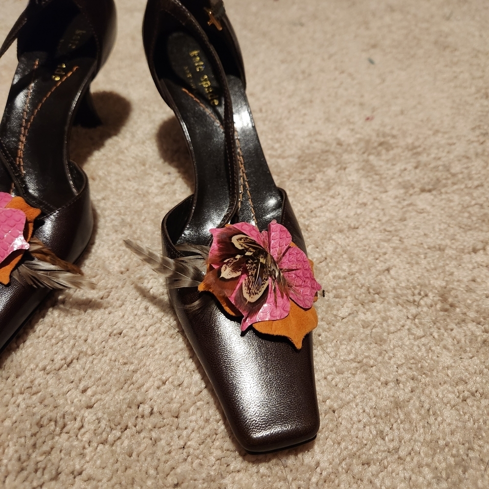 kate spade Brown Leather Heels with Pink Floral Accent - Picture 6 of 6